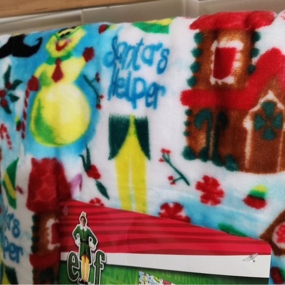 ELF Christmas Holiday SantasHelper Blanket Throw NEW - Picture 4 of 4
